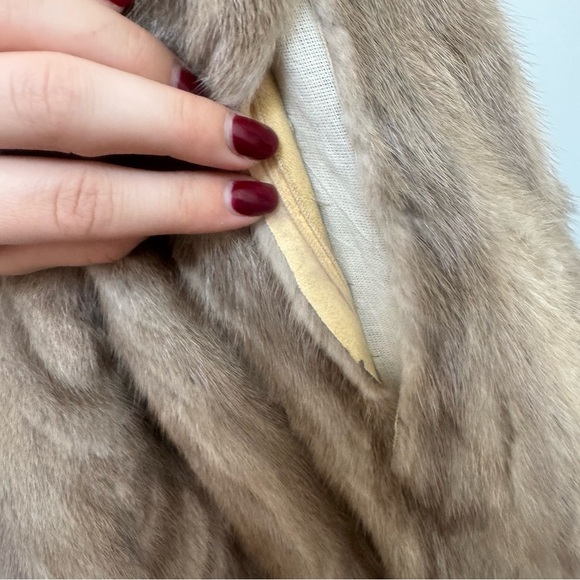 Vintage Taupe Mink Fur Coat 1960s Soft Brown Luxury Mid-Century Glamour S/M - Picture 13 of 13